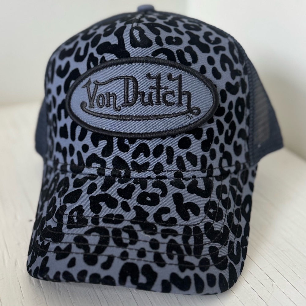 🫐NWT Von Dutch Blueberry Cheetah Velvet Crush Trucker Hat SnapBack - Adjustable